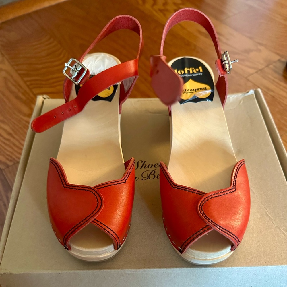 SWEDISH HASBEENS RED HEARTS SANDAL CLOGS ❤️